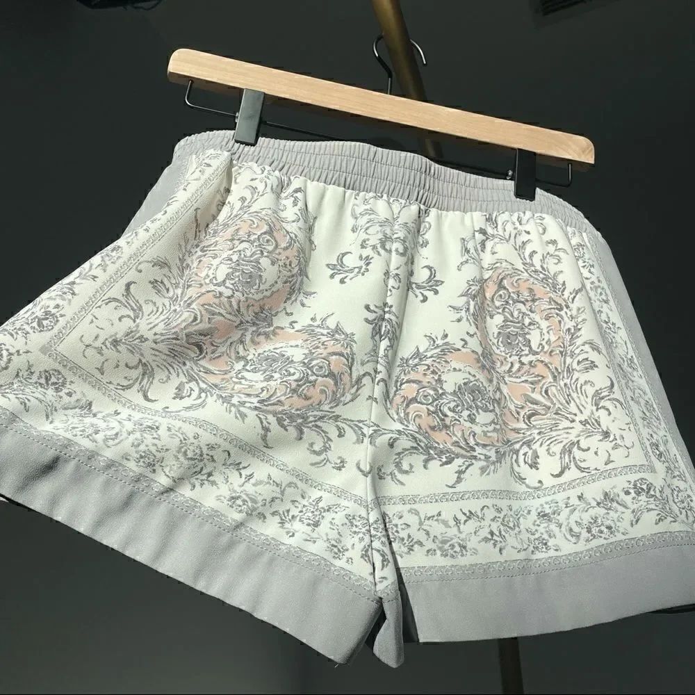 BCBG MAXAZRIA Paisley Printed Dress Shorts Small